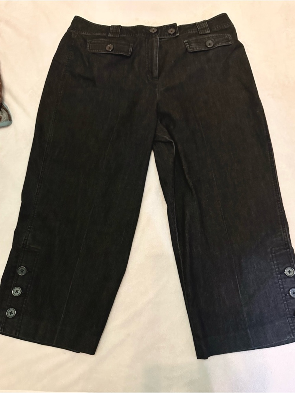 Larry Levine Black Cropped Wide-Leg Pants with Button Cuffs